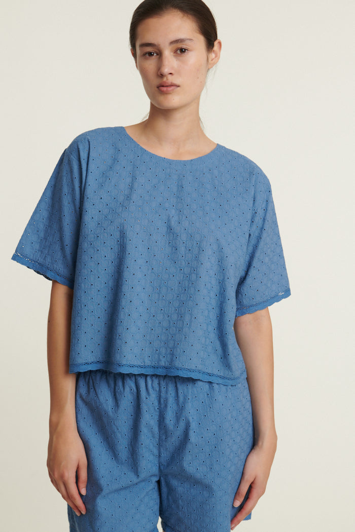 Basic Apparel Adie Crop Tee T-shirts 757 Quiet harbor