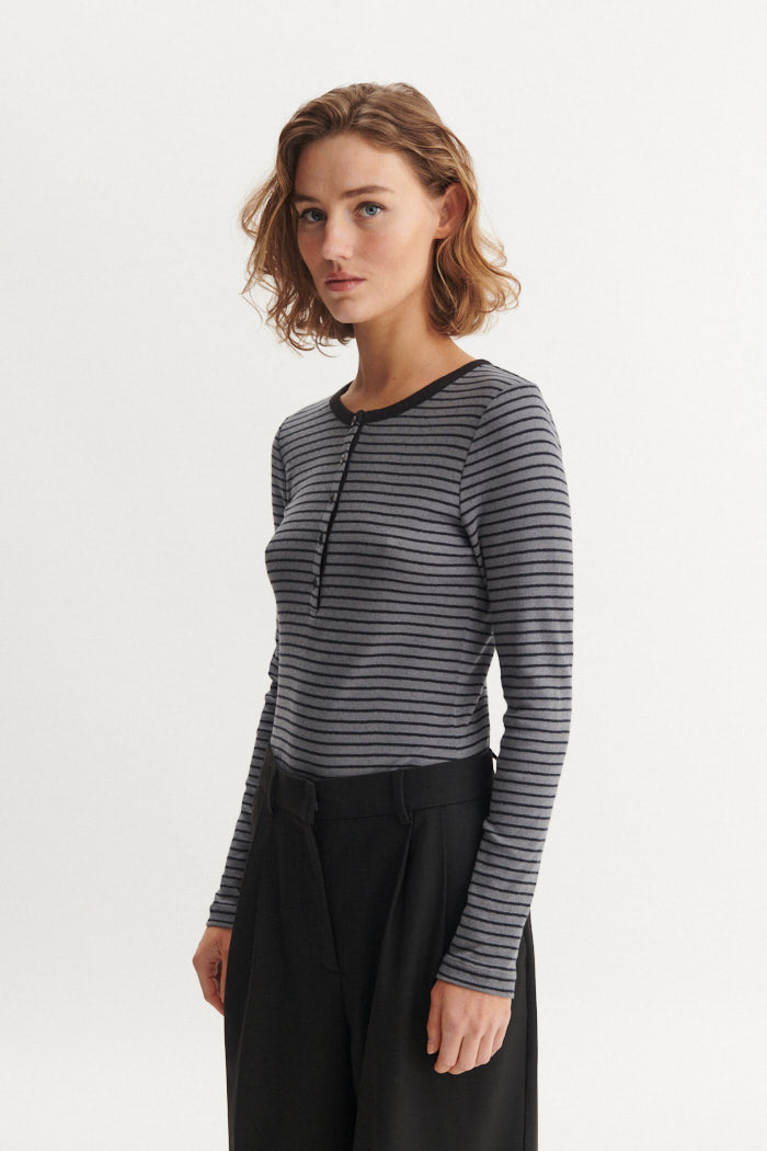 Basic Apparel Arense Stripe Granddad T-shirts 843 Poppy seed / Black