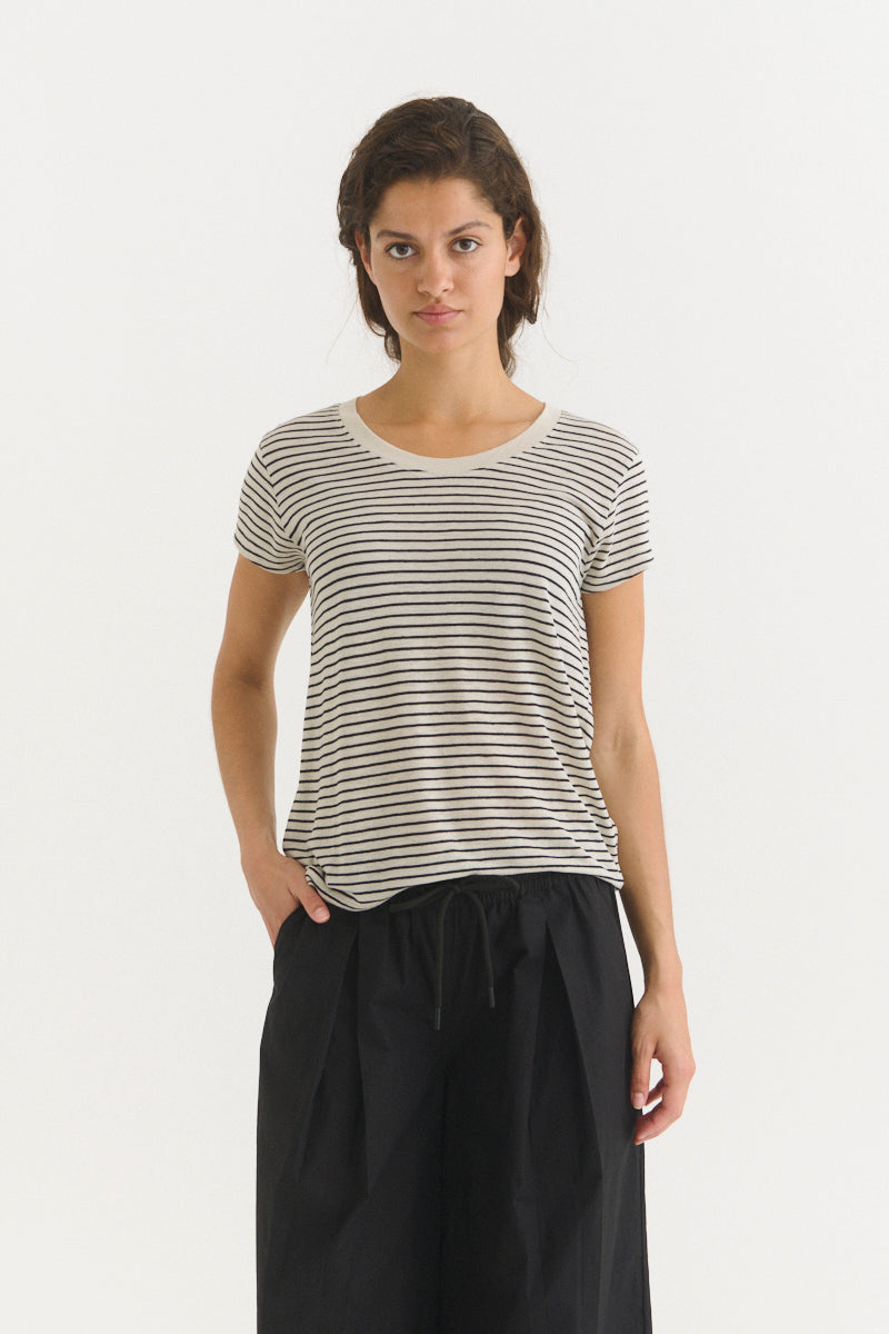 Basic Apparel Ashly SS Tee T-shirts 482 Birch/Black