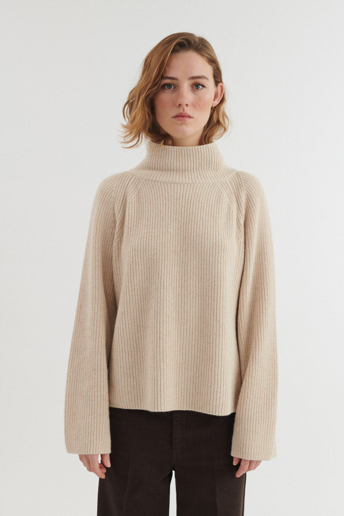 Basic Apparel Cady Raglan Sweater Sweaters 068 Beige Mel.