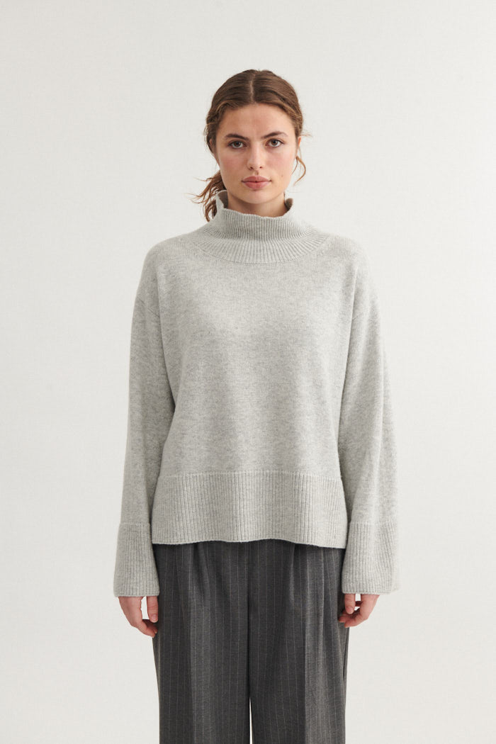Basic Apparel Cady T-Neck Sweaters 094 Light Grey Mel.