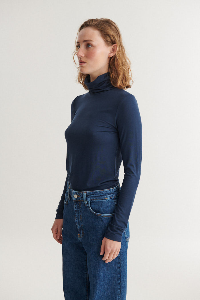 Basic Apparel Joline T-Neck T-shirts 048 Navy
