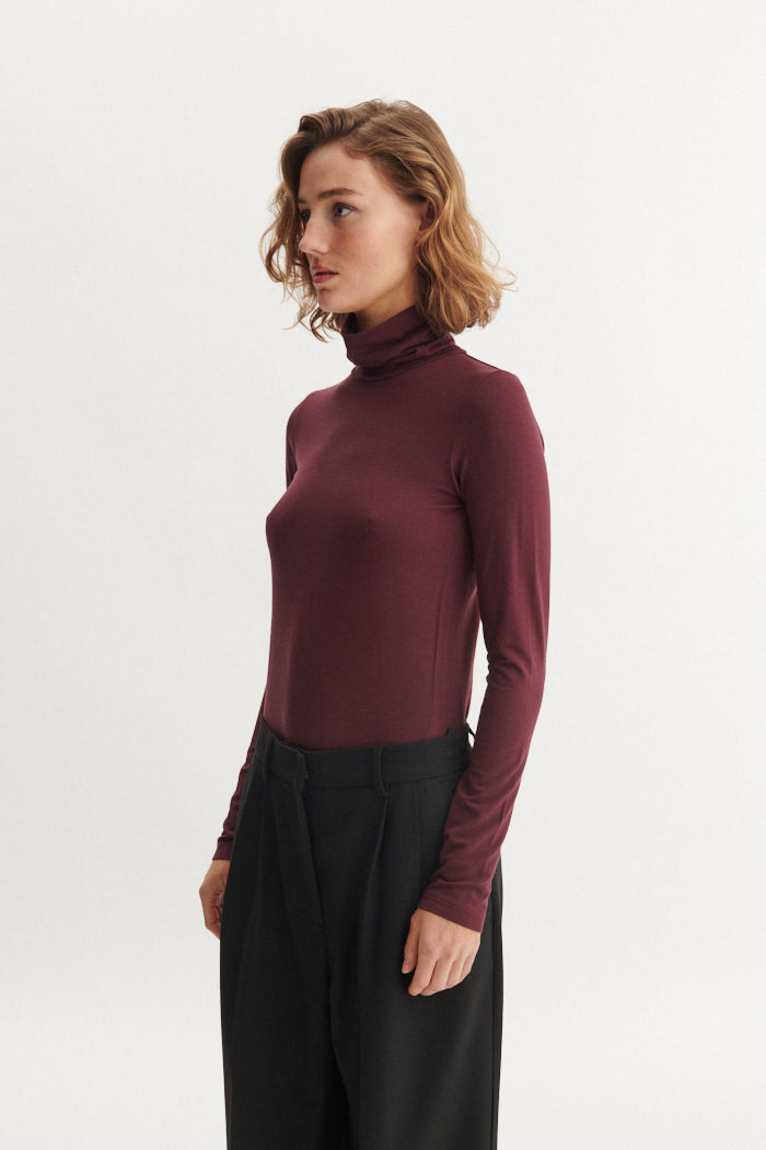 Basic Apparel Joline T-Neck T-shirts 475 Port Royale