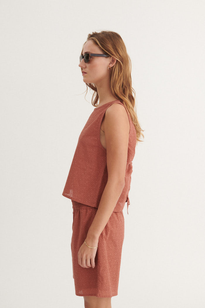 Basic Apparel Lotus Top Toppe 780 cedar wood