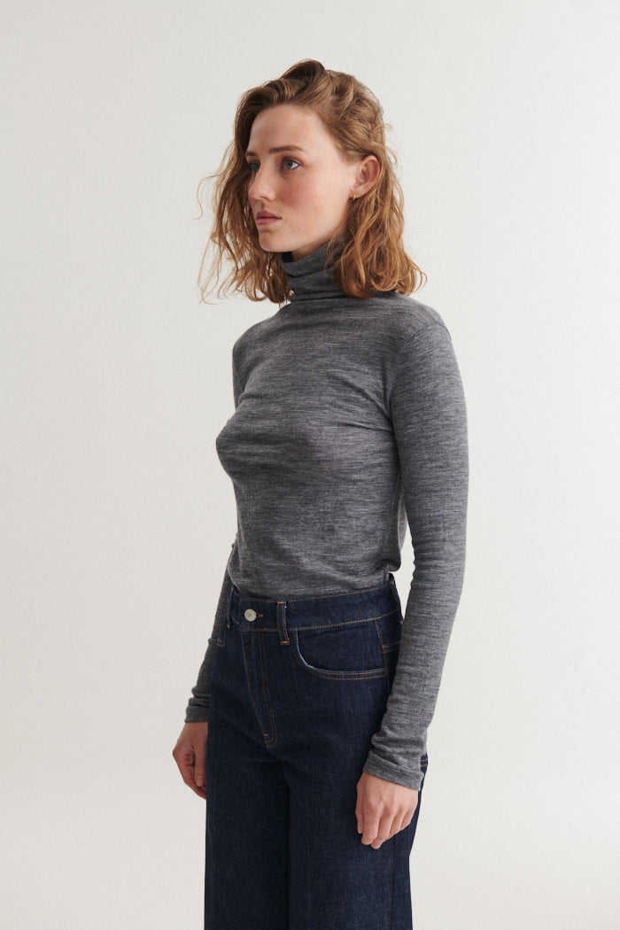 Basic Apparel Rinja T-Neck T-shirts 025 Grey Mel.