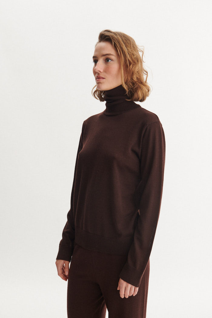 Basic Apparel Vera Roll Neck Sweaters 709 Chocolate torte